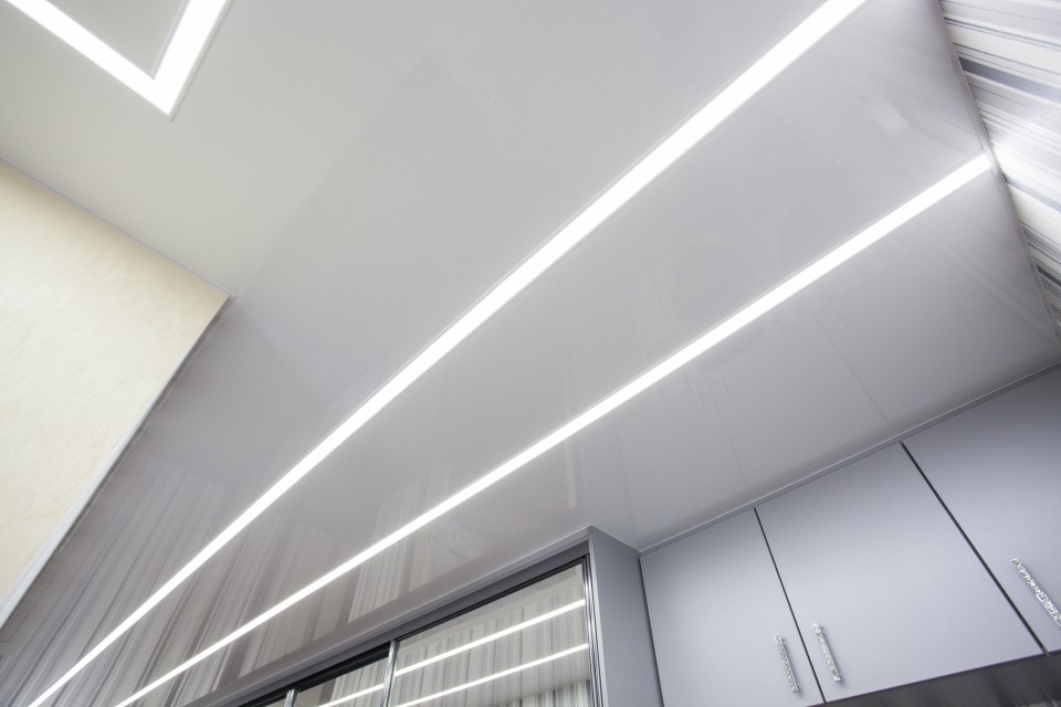 Заказать световые потолки с линией света в г. Лесозаводск